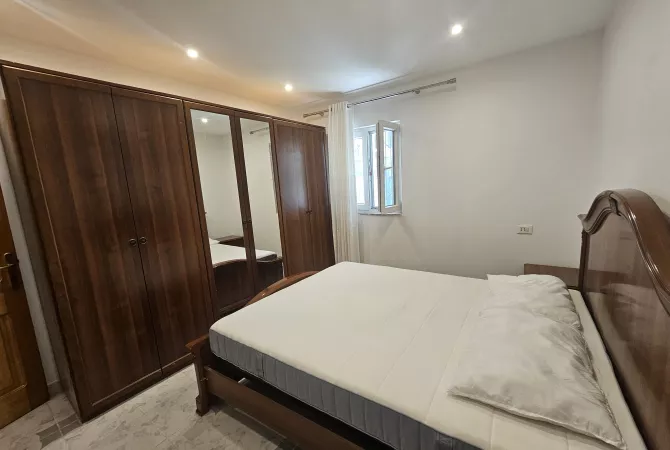 Shtepi me qera Shtepi Private ne Tirane, 2+1, Mobilimi E mobiluar, Pagesa 500  Euro.