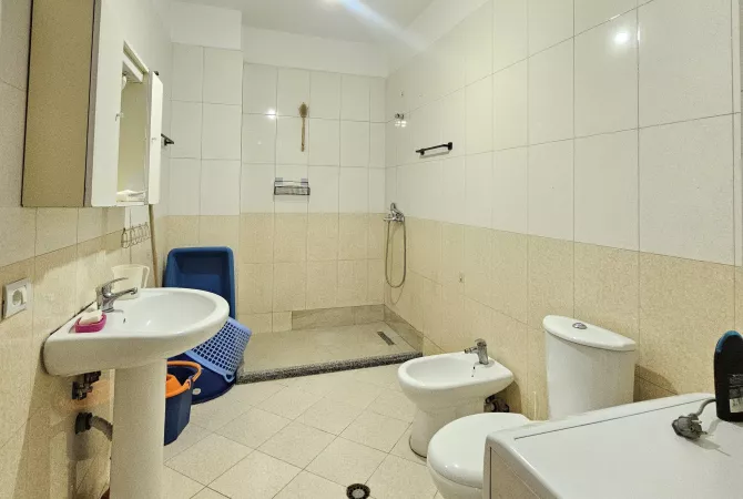 Shtepi me qera Apartament ne Tirane, 1+1, Mobilimi E mobiluar, Pagesa 50,000  Leke.