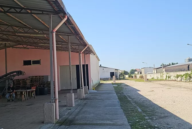 Ambient biznesi ne shitje 4+1 ne Durres - 450,000 Euro