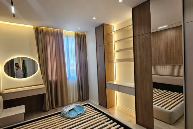 Shtepi ne shitje Apartament ne Tirane, 2+1, Mobilimi E mobiluar, Pagesa 250,000  Euro.