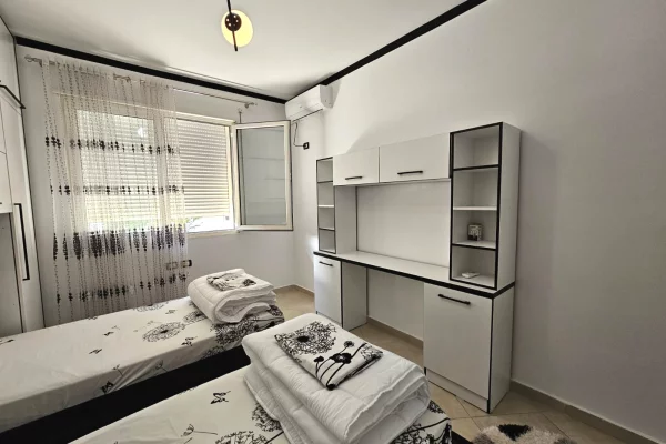 Shtepi me qera Apartament ne Tirane, 2+1, Mobilimi E mobiluar, Pagesa 800  Euro.