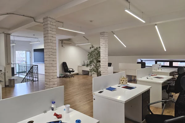 Ne BLLOK Jepet me Qira Zyre me siperfaqe 311 m2 e ndare me dy kate Rruga Sami Frasheri