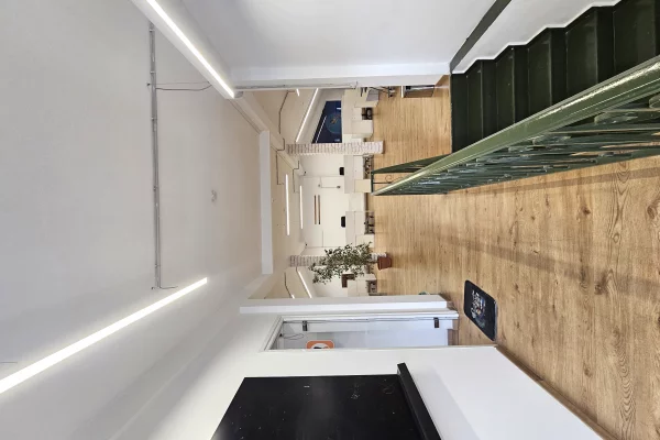 Ne BLLOK Jepet me Qira Zyre me siperfaqe 311 m2 e ndare me dy kate Rruga Sami Frasheri