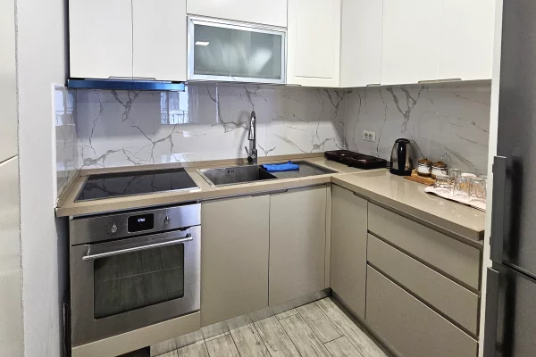 Jepet me Qira: 1+1(📍5 maj - Concord Centre )* ✨️ E mobiluar / Hera e parë me qera 🔥 *50.000 Lek