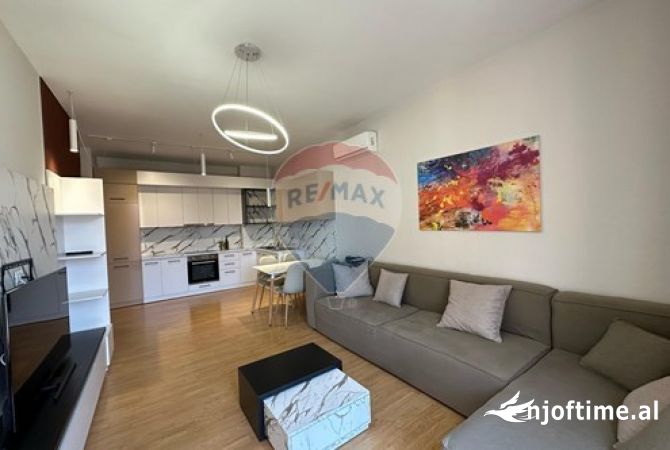 Shtepi me qera 2+1 ne Tirane - 800 Euro