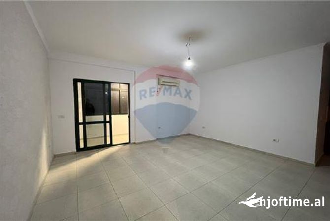 Ambient biznesi me qera 1+1 ne Tirane - 800 Euro
