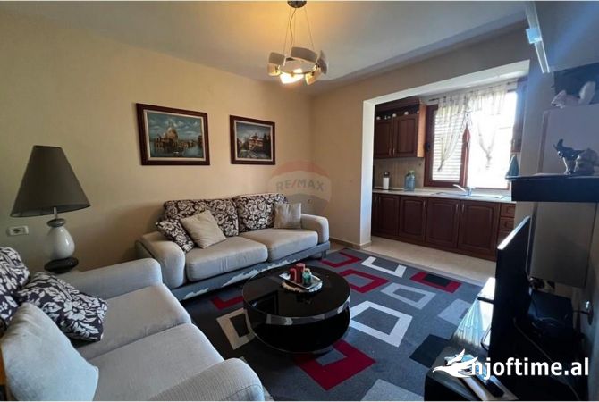 Shtepi me qera 2+1 ne Tirane - 450 Euro