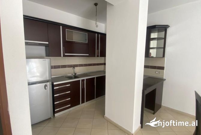 Shtepi me qera 2+1 ne Tirane - 600 Euro