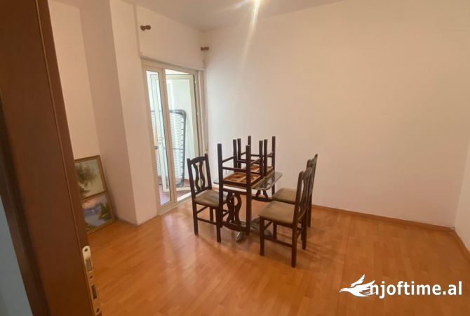 Shtepi me qera 2+1 ne Tirane - 600 Euro