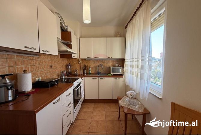 Shtepi me qera 1+1 ne Tirane - 750 Euro