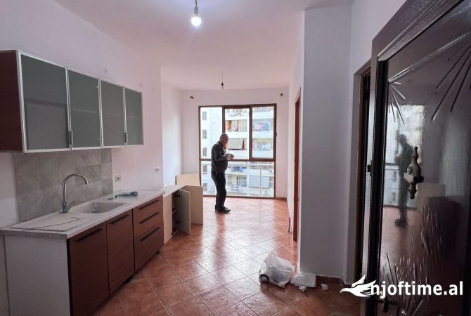 Shtepi me qera 1+1 ne Tirane - 200 Euro
