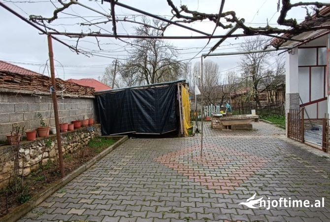 Shtepi ne shitje 2+1 ne Korce - 60,000 Euro