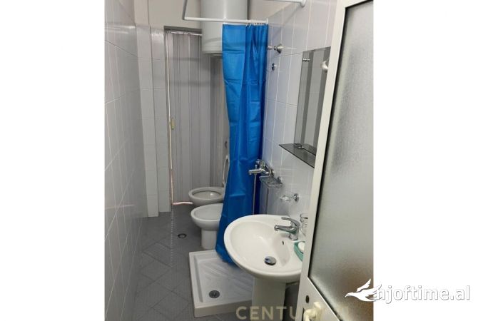 Shtepi me qera Apartament ne Tirane, 1+1, Mobilimi E mobiluar, Pagesa 450  Euro.