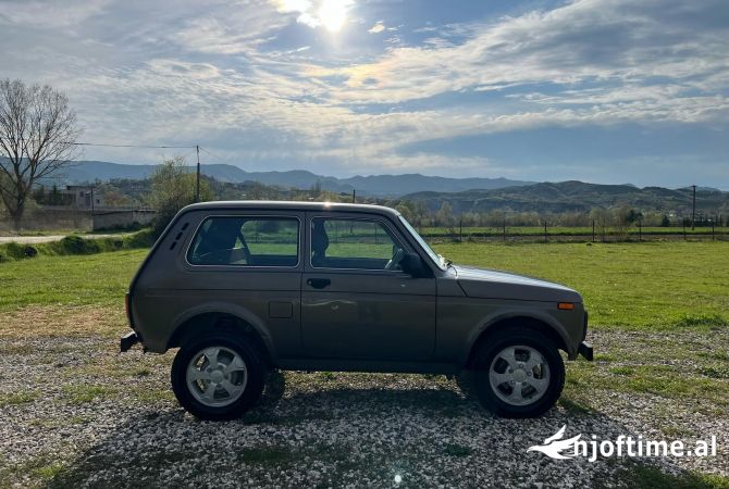 Makina ne shitje ne Tirane, Tjeter, 2016 Benzine,Kambio Manual Pagesa 7,000  Euro.