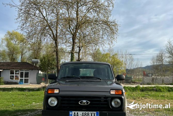 Makina ne shitje  ne Tirane - 7,000 Euro