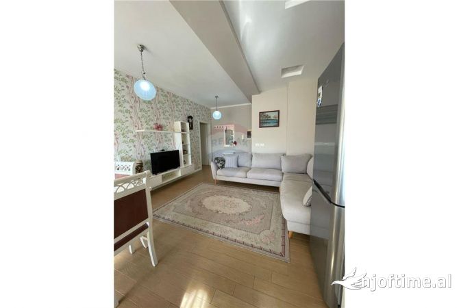 Shtepi me qera 2+1 ne Tirane - 750 Euro