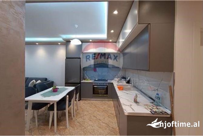 Shtepi me qera 2+1 ne Tirane - 800 Euro
