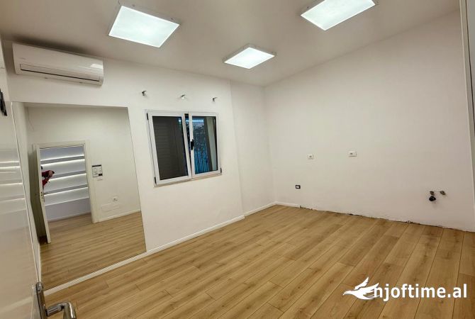 Ambient biznesi me qera 3+1 ne Tirane - 2,300 Euro