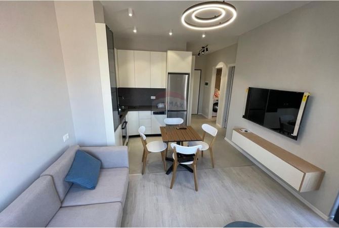 Shtepi me qera 1+1 ne Tirane - 800 Euro