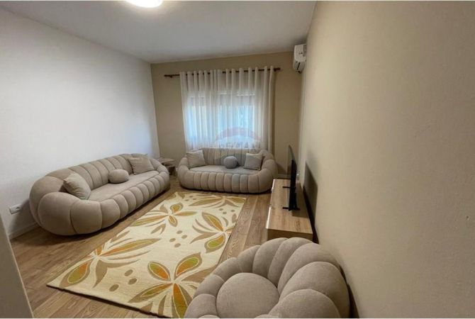 Shtepi me qera 2+1 ne Tirane - 750 Euro