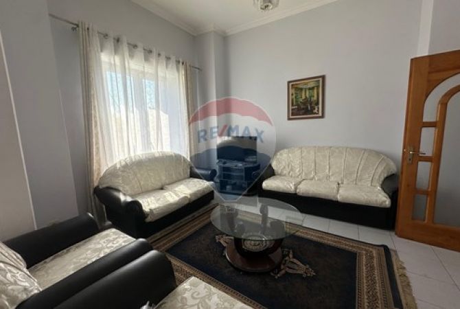Shtepi me qera 2+1 ne Tirane - 700 Euro