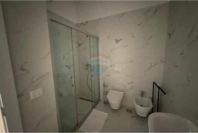 Shtepi me qera 1+1 ne Tirane - 800 Euro