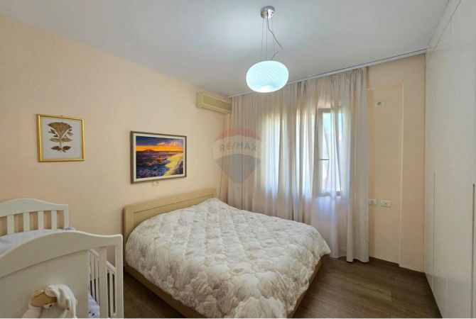 Shtepi me qera 2+1 ne Tirane - 750 Euro