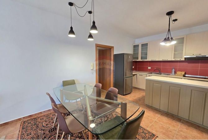 Shtepi me qera 2+1 ne Tirane - 1,000 Euro