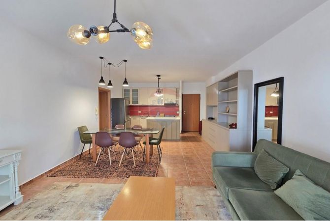 Shtepi me qera 2+1 ne Tirane - 1,000 Euro