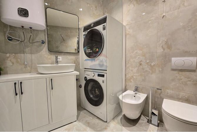 Shtepi me qera Apartament ne Tirane, 2+1, Mobilimi E mobiluar, Pagesa 2,200  Euro.