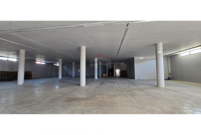 Ambient biznesi me qera 4+1 ne Tirane - 4,000 Euro