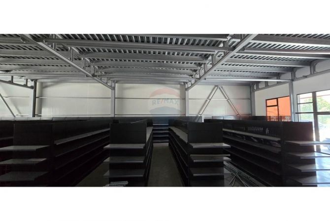 Ambient biznesi me qera 4+1 ne Tirane - 1,500 Euro