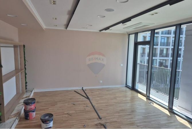 Ambient biznesi me qera 3+1 ne Tirane - 2,200 Euro