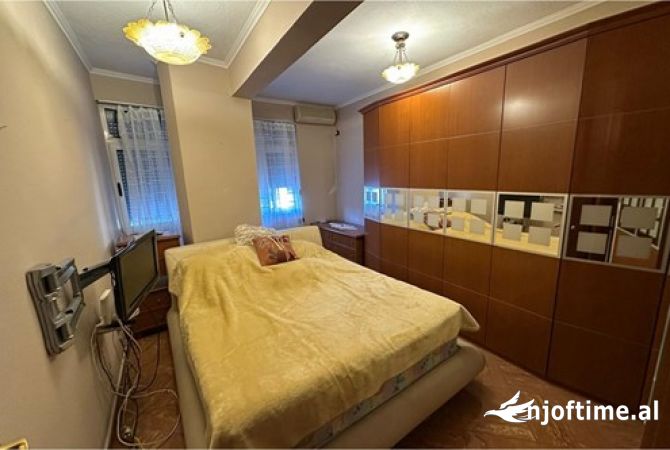 Shtepi me qera 2+1 ne Tirane - 80,000 Leke