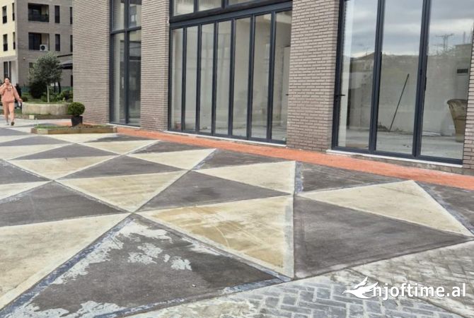 Ambient biznesi per Qira, Grand Park Residence