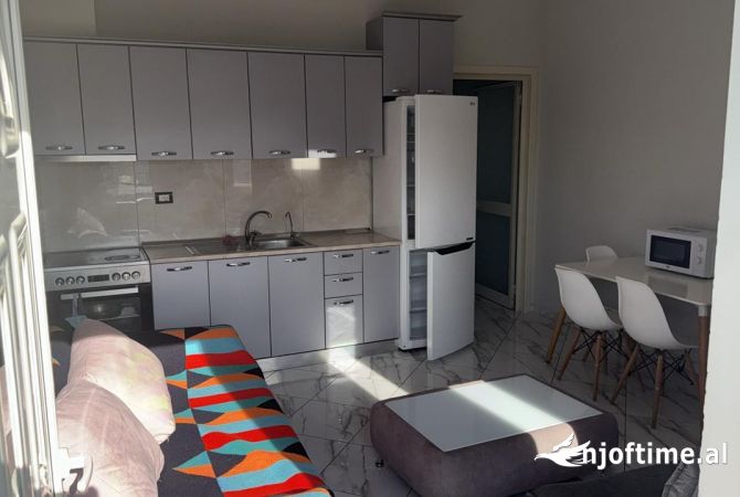 Shtepi me qera 1+1 ne Tirane - 40,000 Leke