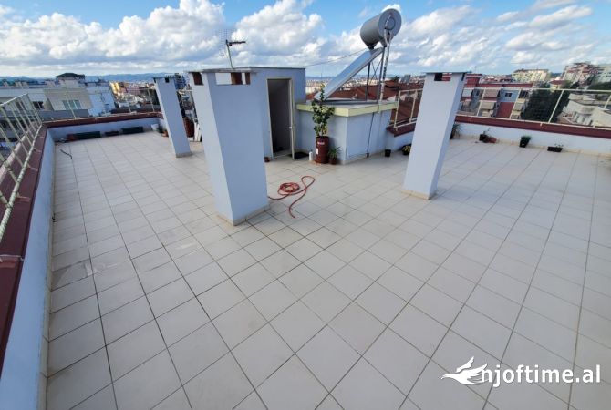 Shtepi ne shitje Apartament ne Tirane, 2+1, Mobilimi E mobiluar, Pagesa 190,500  Euro.