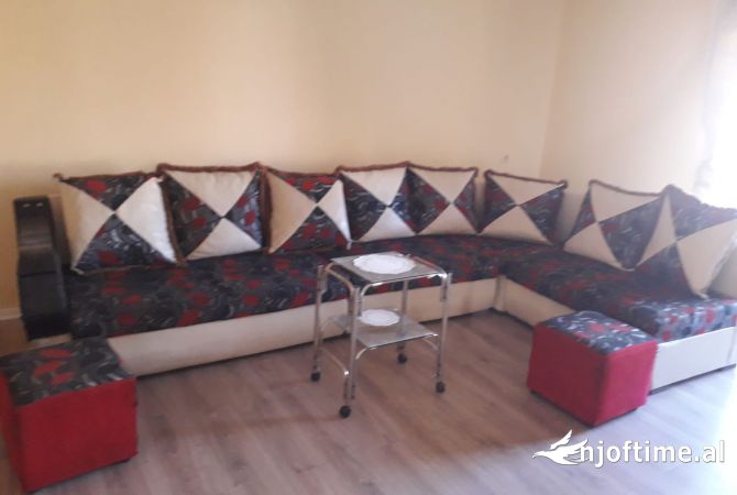 Apartament 2+1 me qira, prane Harry Fultz