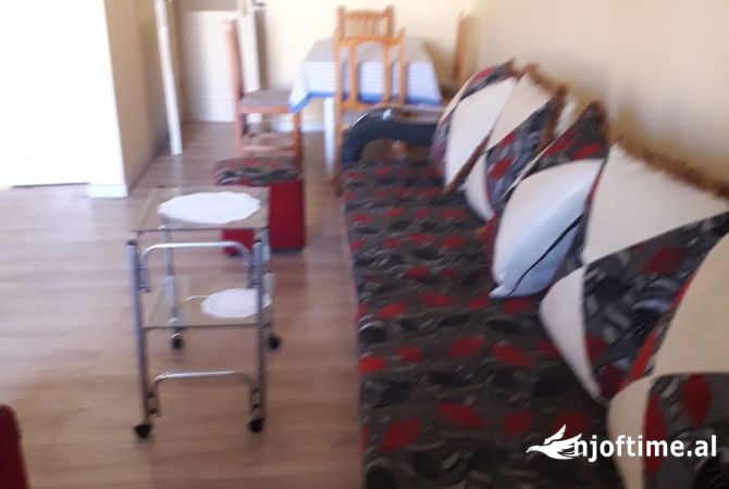 Shtepi me qera Apartament ne Tirane, 2+1, Mobilimi E mobiluar, Pagesa 500  Euro.