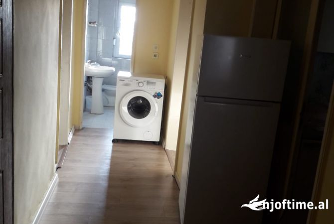 Shtepi me qera Apartament ne Tirane, 2+1, Mobilimi E mobiluar, Pagesa 500  Euro.