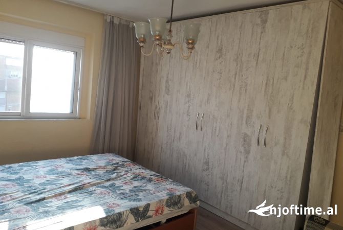 Shtepi me qera Apartament ne Tirane, 2+1, Mobilimi E mobiluar, Pagesa 500  Euro.