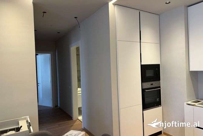 Shtepi me qera Apartament ne Tirane, 2+1, Mobilimi E mobiluar, Pagesa 1,300  Euro.