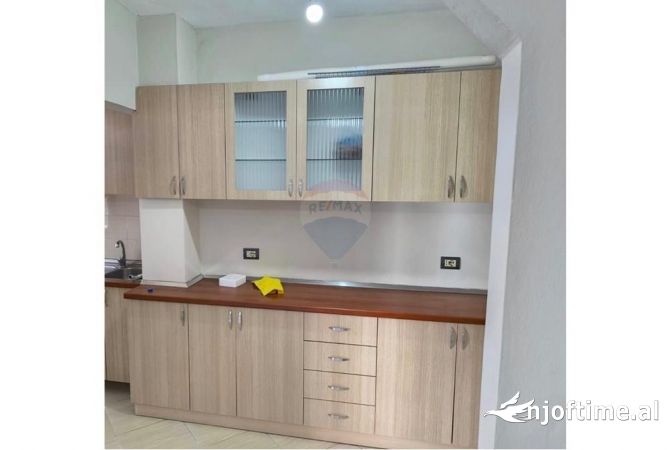 Shtepi me qera 1+1 ne Tirane - 330 Euro