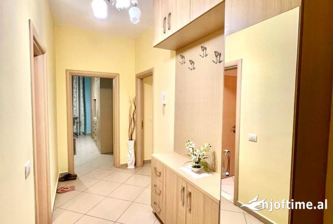 Shtepi me qera Apartament ne Tirane, 1+1, Mobilimi E mobiluar, Pagesa 550  Euro.