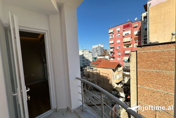 Shtepi ne shitje Apartament ne Tirane, 2+1, Mobilimi Pjeserisht e mobiluar, Pagesa 195,000  Euro.