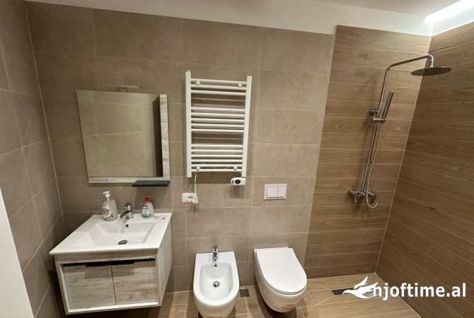 Shtepi me qera Garsoniere ne Tirane - 450 Euro