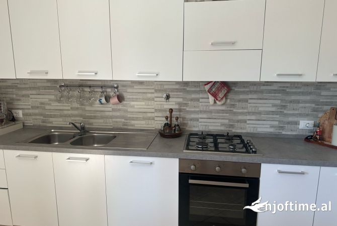 Shtepi me qera 1+1 ne Tirane - 26,000 Leke