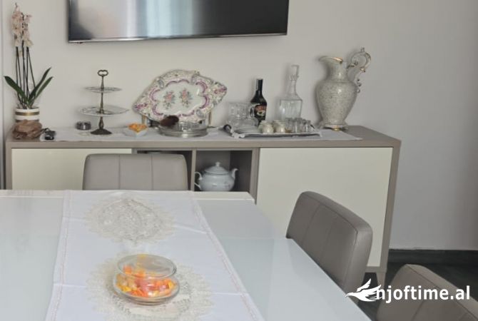 Shtepi me qera 1+1 ne Tirane - 26,000 Leke