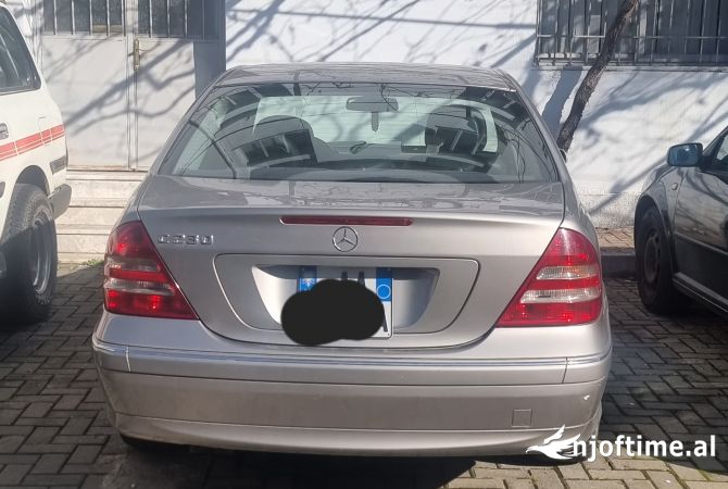 Makina ne shitje ne Tirane - 5,300 Euro