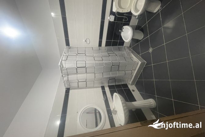 Shtepi me qera Apartament ne Tirane, 2+1, Mobilimi E mobiluar, Pagesa 480  Euro.